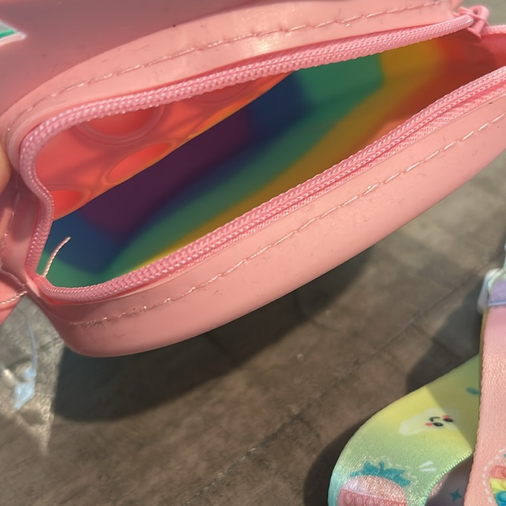NWOT Pop Fidget Strawberry Purse Zipper Close Adjustable Strap Pastel Accessory - Picture 3 of 5